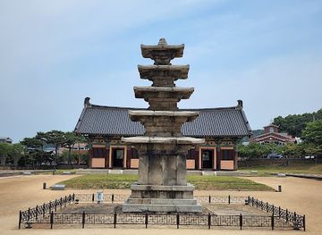 south-korea/south-chungcheong-province/attraction/five-storey-stone-pagoda-at-jeongnimsa-temple-site