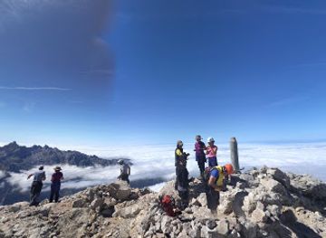 spain/picos-de-europa/attraction/torre-de-cerredo