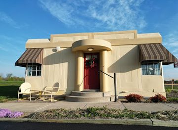 illinois/peoria/attraction/wheels-o-time-museum