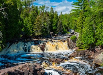 minnesota/tettegouche-state-park/attraction/two-step-falls-tettegouche-state-park