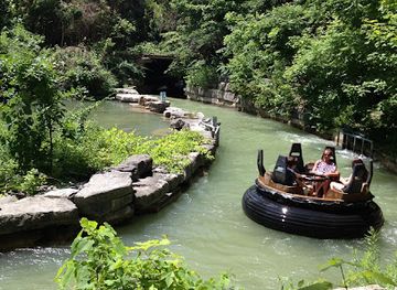 ohio/mason/attraction/white-water-canyon