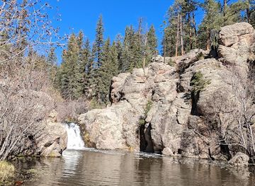 new-mexico/jemez-mountains/attraction/jemez-falls-trailhead