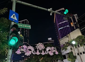 indonesia/surabaya/tunjungan/attraction/wisata-tunjungan-malam