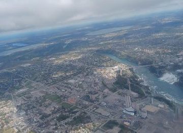 canada/niagara-peninsula/attraction/niagara-falls-air-tours