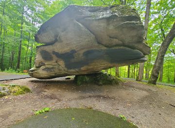massachusetts/mount-greylock-state-reservation/attraction/balance-rock-state-park