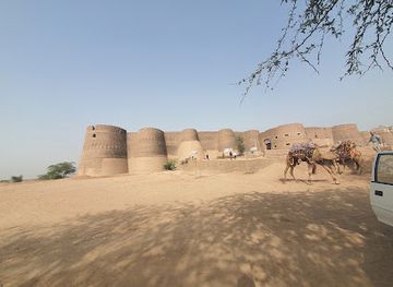pakistan/cholistan-desert/attraction/bijnot-fort