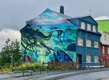 iceland/reykjavik-capital-area/attraction/ocean-girl-mural-painting