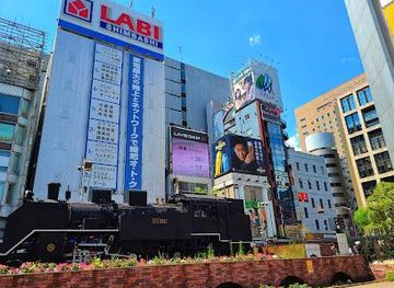 japan/tokyo/attraction/sl-square-shimbashi-station-west-entrance-square
