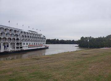 mississippi/the-river-region/attraction/vicksburg-riverfront-murals