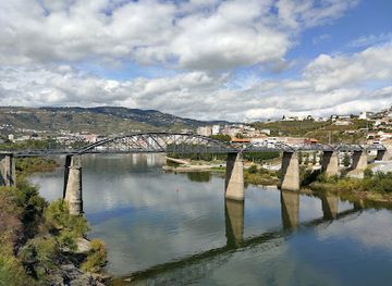portugal/douro-valley/attraction/ponte-rodoviaria-da-regua