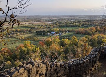 canada/greater-toronto-area/attraction/rattlesnake-point-conservation-area-reservations-required