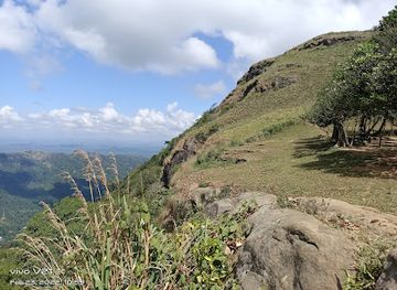 sri-lanka/kurunegala-district/attraction/hulangala-mini-world-s-end-entrance