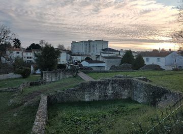 france/poitou-charentes/attraction/thermes-de-saint-saloine