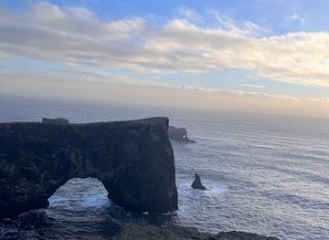 iceland/vik/attraction/pantai-reynisfjara