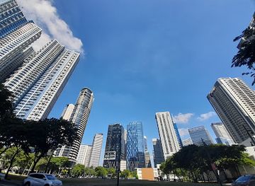 philippines/manila/bonifacio-global-city-bgc/attraction/mckinley-parkway-rd