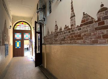 ukraine/lviv/attraction/nezrivnyannyy-dvoryk