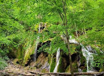 romania/moldova-area/attraction/beusnita-waterfall