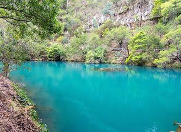 australia/blue-mountains-national-park/attraction/blue-lake-jenolan