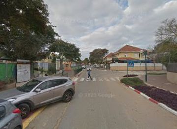 israel/hod-hasharon/attraction/gan-halmonit