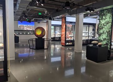 arizona/pima-county/attraction/the-university-of-arizona-alfie-norville-gem-mineral-museum