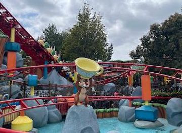 california/anaheim/attraction/chip-n-dale-s-gadgetcoaster