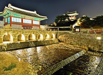 south-korea/suwon/jangan-gu/attraction/hwahongmun-gate-buksumun