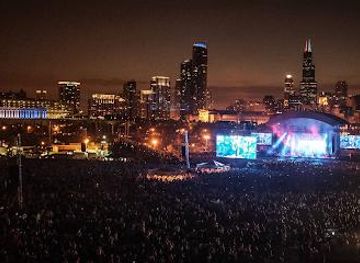 illinois/schaumburg/attraction/huntington-bank-pavilion-at-northerly-island