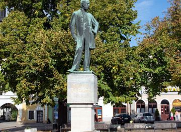 czechia/north-moravia/attraction/pomnik-bedricha-smetany