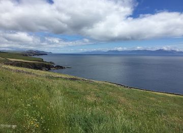ireland/slea-head-drive/attraction/cosan-na-naomh-the-saints-road