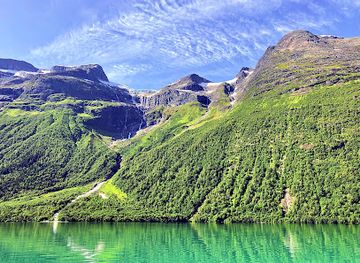 norway/sogn-og-fjordane/attraction/kjenndal-glacier