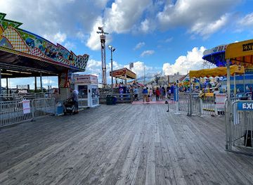 new-jersey/jersey-shore/attraction/jenkinson-s-boardwalk