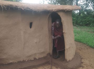 tanzania/tarangire-national-park/attraction/osiligi-maasai-boma-simanjiro