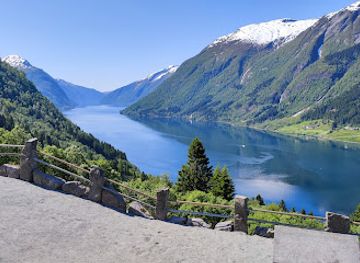 norway/sogn-og-fjordane/attraction/view-of-fjaerlands-fjord