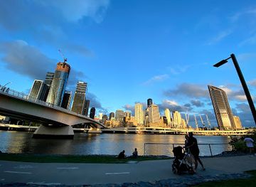 australia/brisbane/attraction/victoria-bridge-abutment