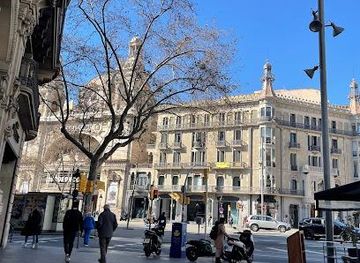 spain/barcelona/attraction/rambla-de-catalunya