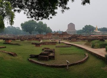 india/varanasi/sarnath/attraction/ashoka-pillar