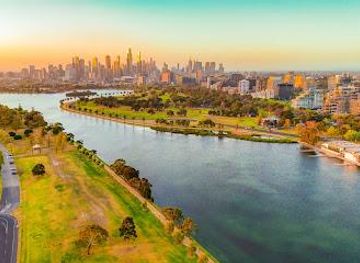 australia/melbourne/attraction/albert-park-grand-prix-circuit