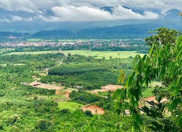 laos/central-laos/attraction/pha-ngern-silver-cliff-view-point