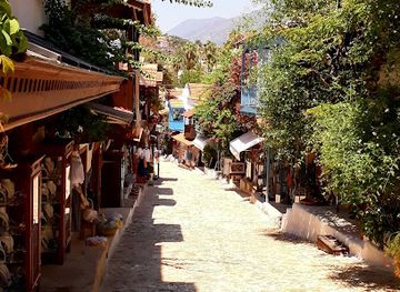 turkiye/kas/attraction/ataturk-heykeli