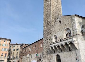 italy/bergamo/attraction/palazzo-broletto