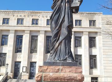 kansas/garden-city/attraction/mini-statue-of-liberty