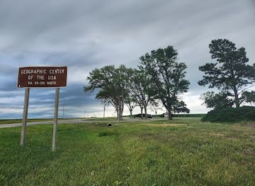 kansas/glaciated-region/attraction/the-geographic-center-kansas-historical-marker