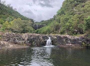 mauritius/flacq/attraction/7-sept-cascades-vertical-world-canyoning