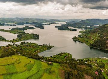 uganda/ankole/attraction/lake-bunyonyi