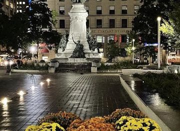 canada/montreal/attraction/phillips-square