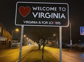 virginia/southern-virginia/attraction/virginia-state-border-sign