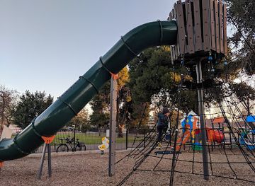 australia/adelaide/glenelg/attraction/sandison-reserve