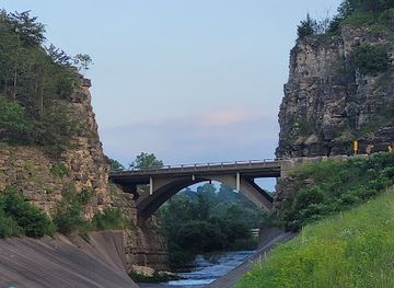 iowa/decorah/attraction/pulpit-rock-campground