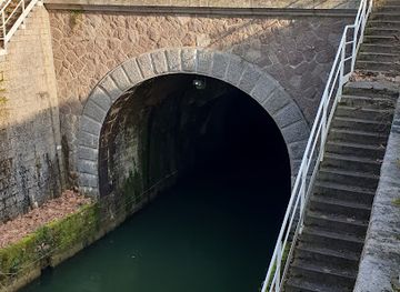 france/burgundy/attraction/arch-canal-de-bourgogne