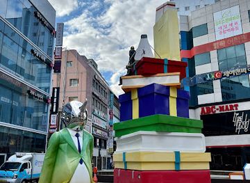 south-korea/daegu/kim-gwangseok-gil-street/attraction/modern-art-statue